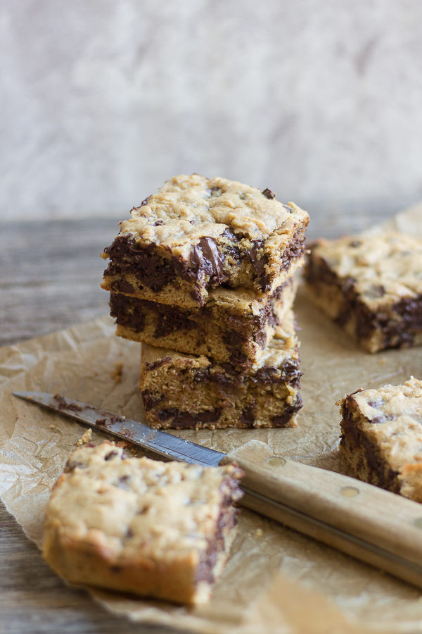 Gooey Chocolate Chip Cookie Bars