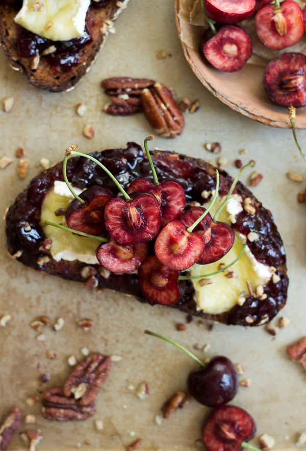 Buttered Brie and Cherry Pecan Toast (for #ToastTuesday)