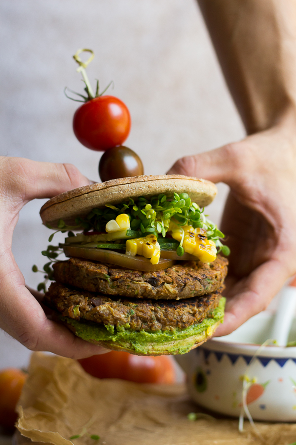 Farmer’s Market Veggie Burger with Spinach Hummus for #MeatlessMonday (Burger Week Day 2)