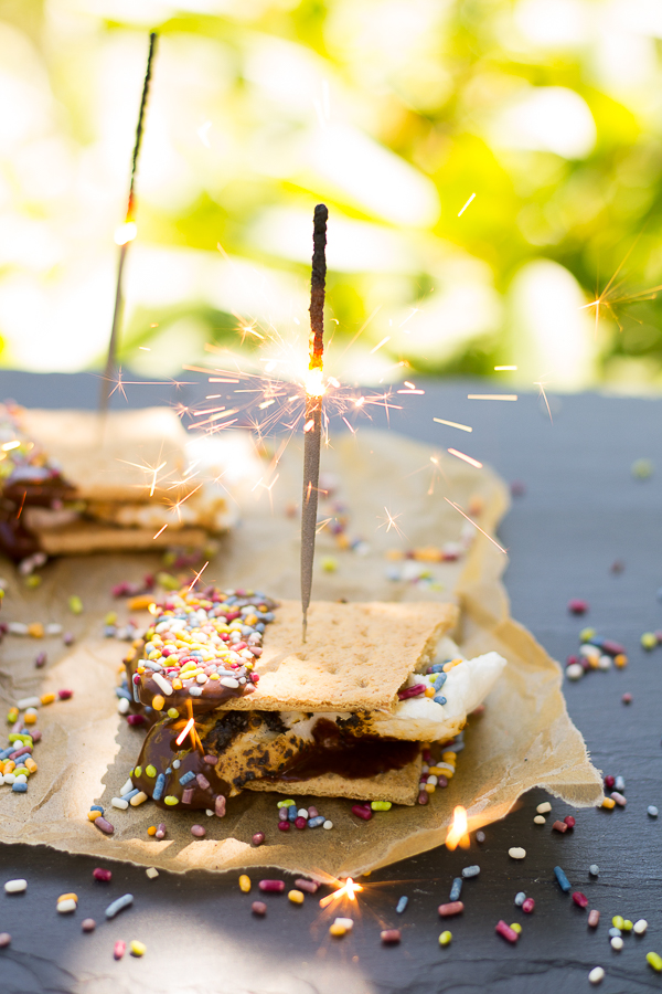 Nutella-Dipped Sprinkle Celebration S’mores to Celebrate the New www.foodfinessa.com!